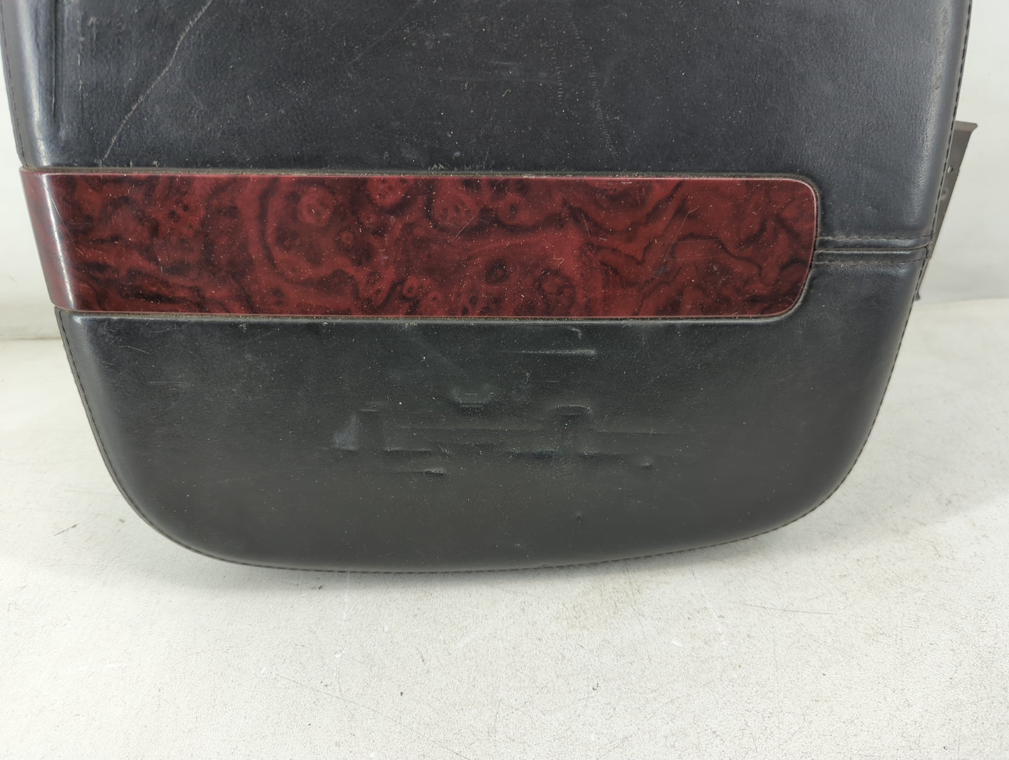 2007-2008 Cadillac Escalade Esv Center Floor Console P/N:53442 Fits Fits 2007 2008 OEM Used Auto Parts - Oemusedautoparts1.c