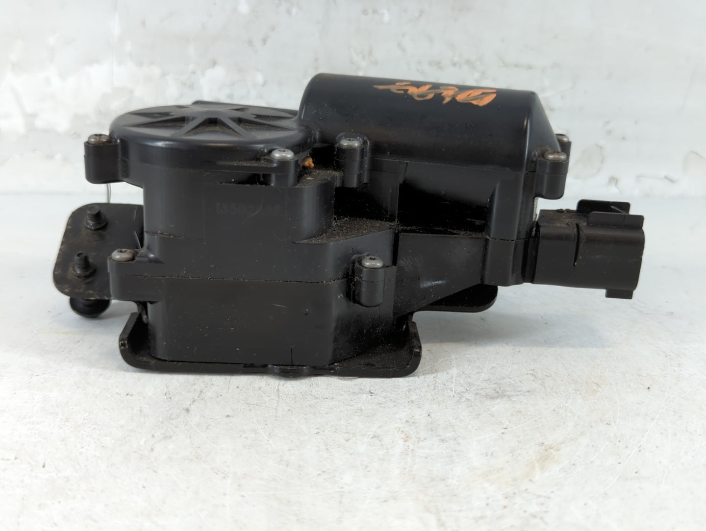 2007 Cadillac Escalade Esv Passenger Center Pillar Oem - Oemusedautoparts1.com