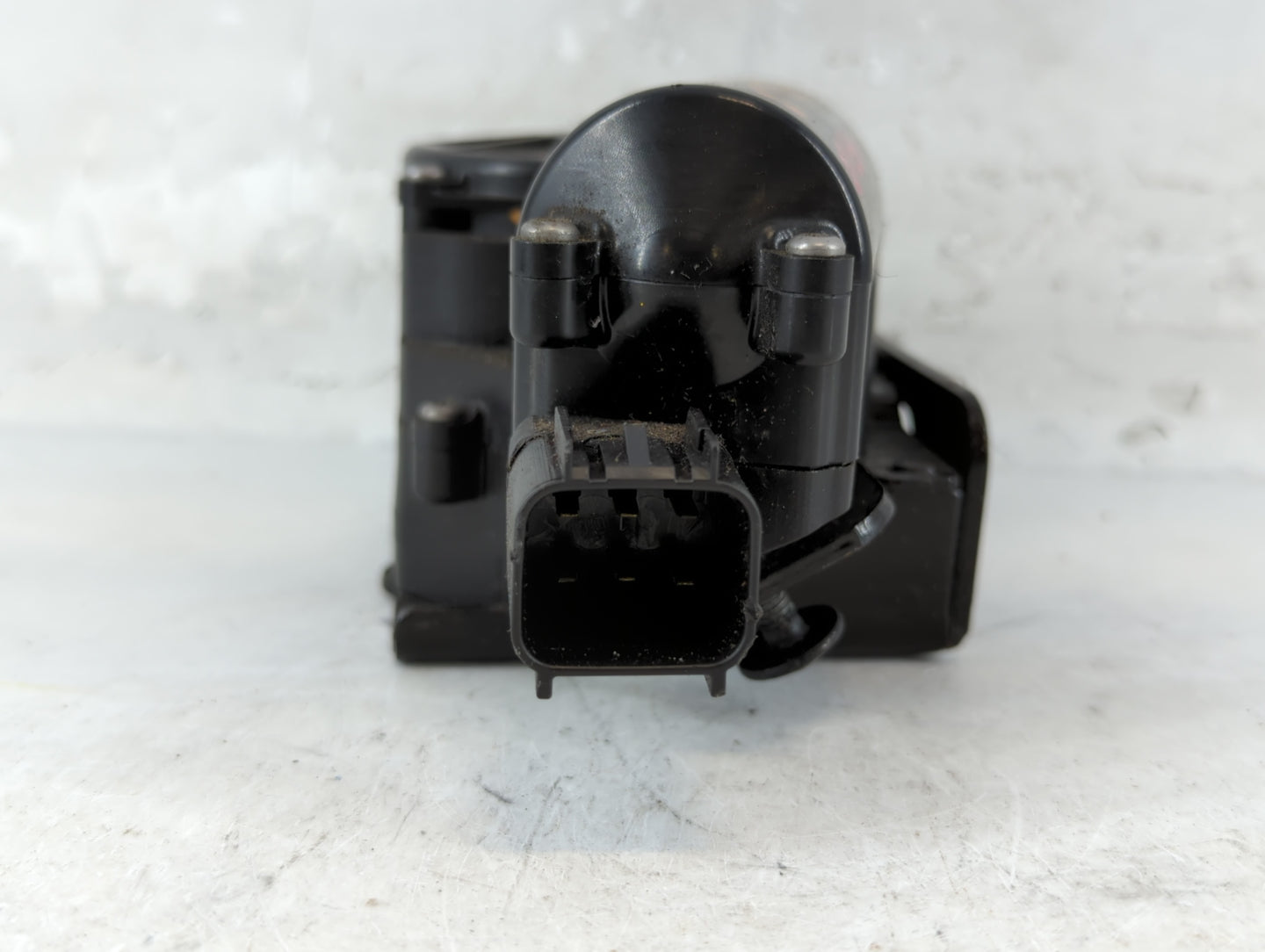 2007 Cadillac Escalade Esv Passenger Center Pillar Oem - Oemusedautoparts1.com