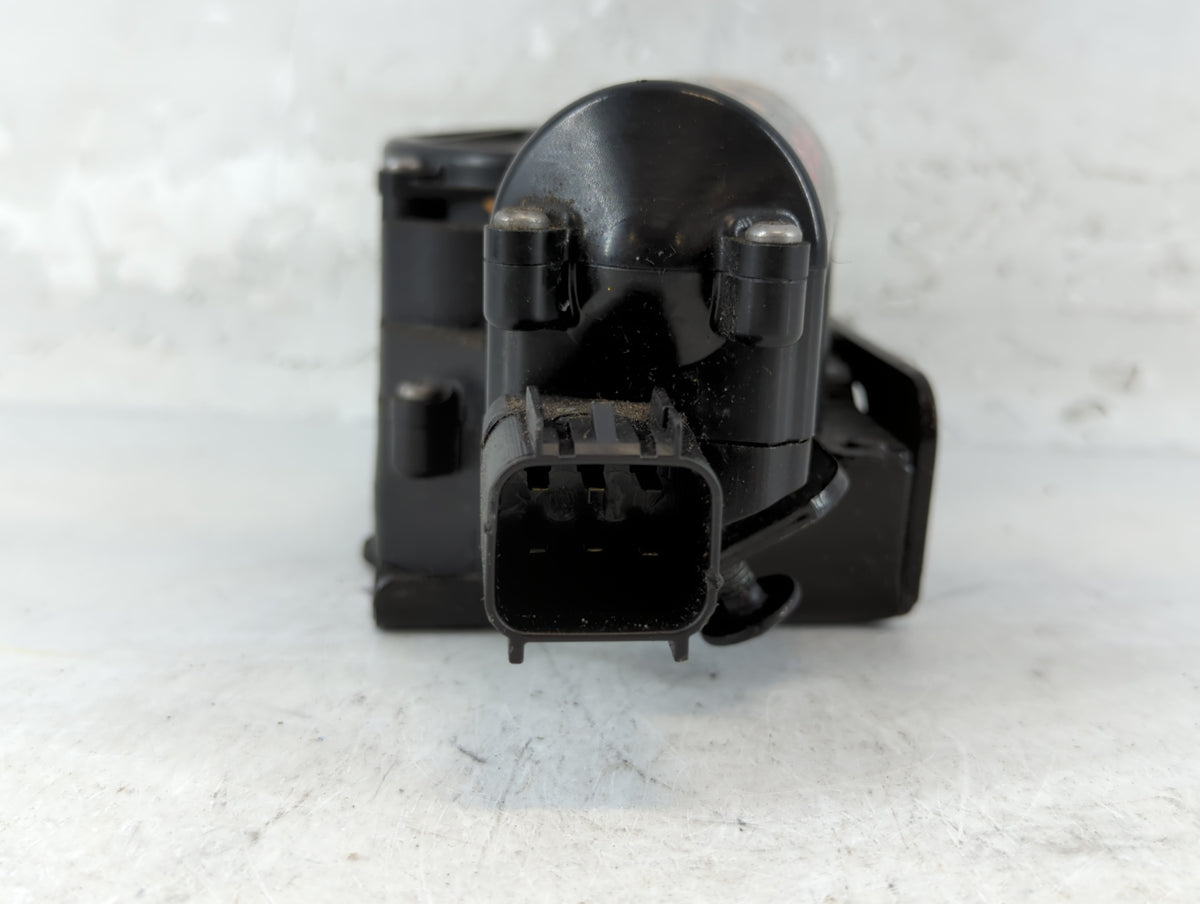 2007 Cadillac Escalade Esv Passenger Center Pillar Oem - Oemusedautoparts1.com