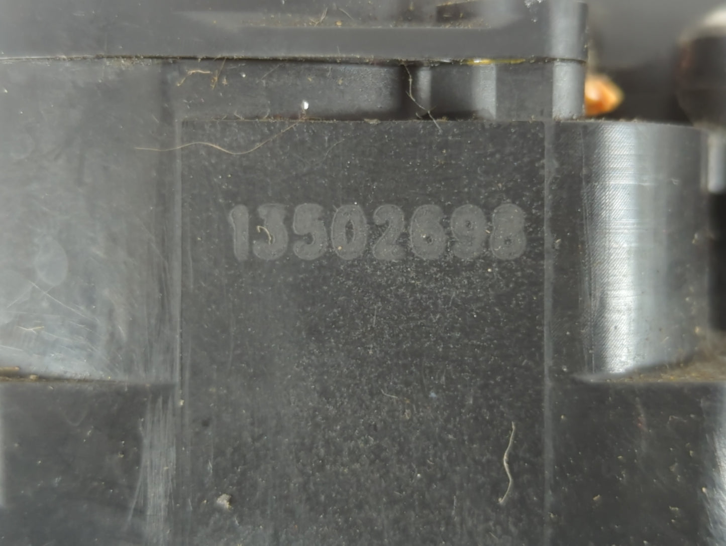 2007 Cadillac Escalade Esv Passenger Center Pillar Oem - Oemusedautoparts1.com