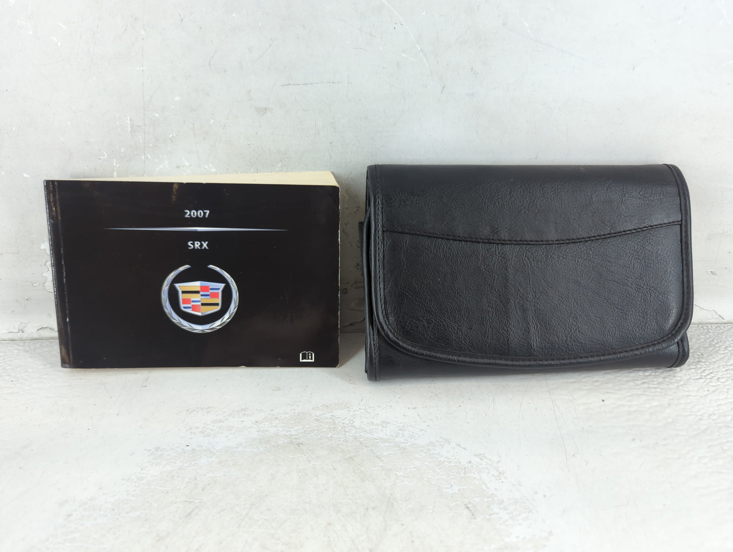 2007 Cadillac Srx Owners Manual Book Guide P/N:15861908 OEM Used Auto Parts - Oemusedautoparts1.com