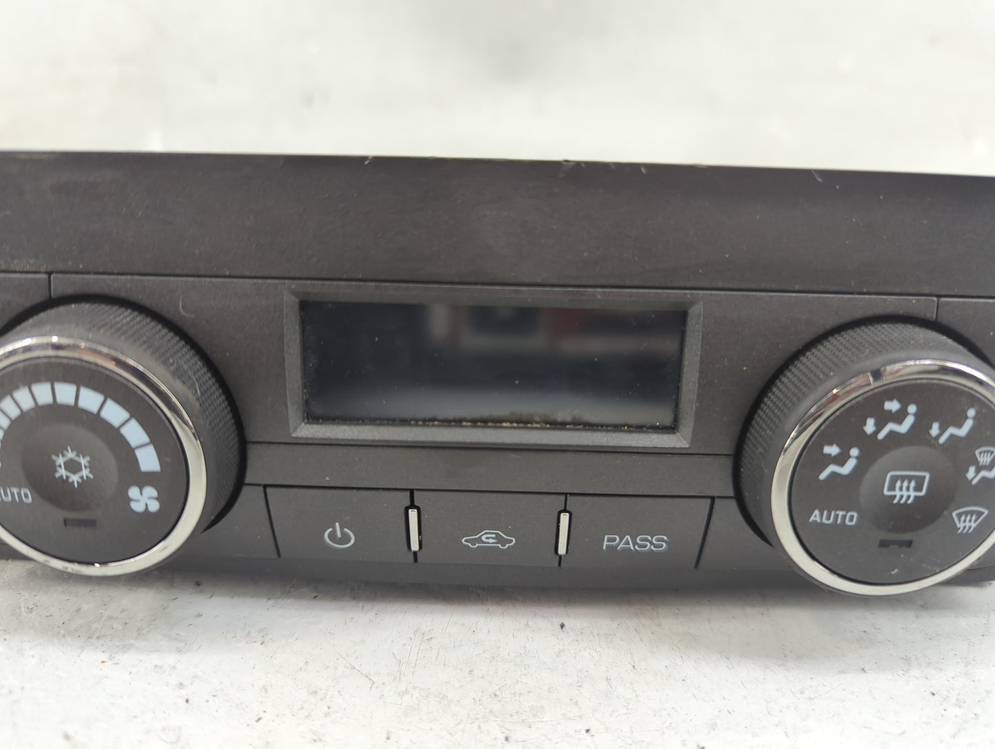 2007 Cadillac Srx Climate Control Module Temperature AC/Heater Replacement Fits OEM Used Auto Parts - Oemusedautoparts1.com