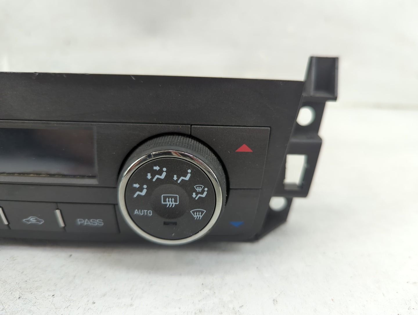 2007 Cadillac Srx Climate Control Module Temperature AC/Heater Replacement Fits OEM Used Auto Parts - Oemusedautoparts1.com