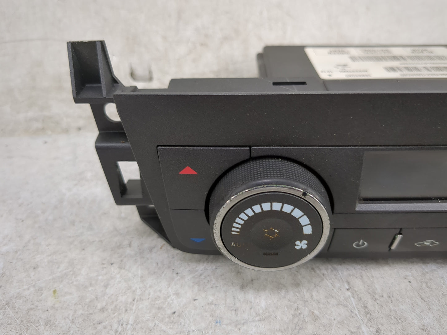 2007 Cadillac Srx Climate Control Module Temperature AC/Heater Replacement P/N:15894095 Fits OEM Used Auto Parts - Oemusedau