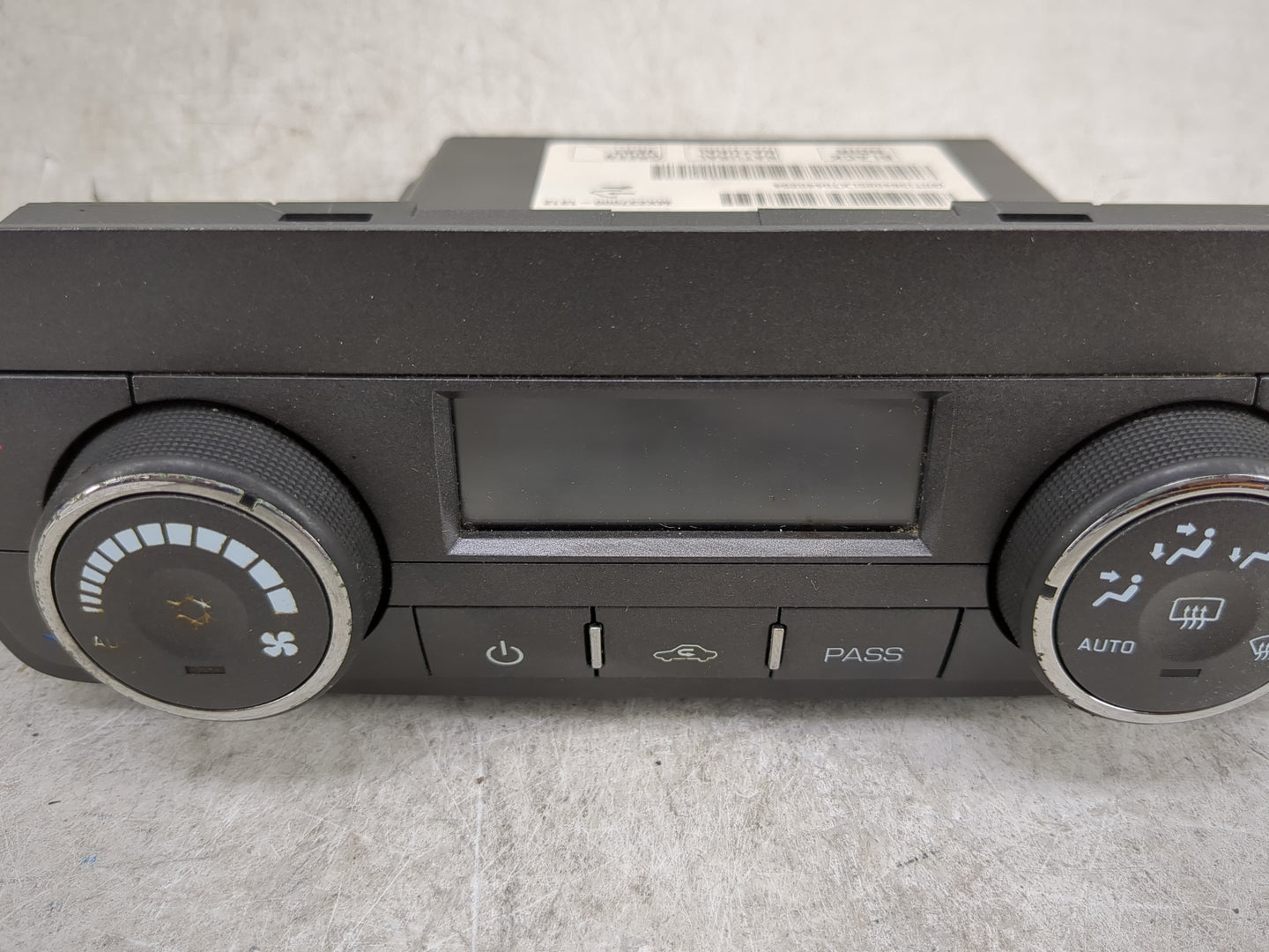 2007 Cadillac Srx Climate Control Module Temperature AC/Heater Replacement P/N:15894095 Fits OEM Used Auto Parts - Oemusedau