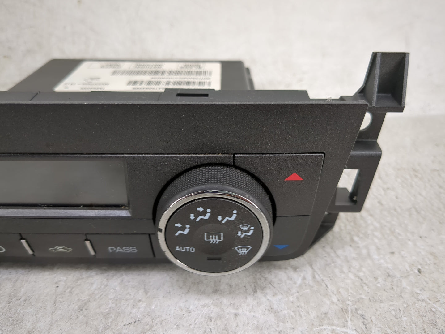 2007 Cadillac Srx Climate Control Module Temperature AC/Heater Replacement P/N:15894095 Fits OEM Used Auto Parts - Oemusedau