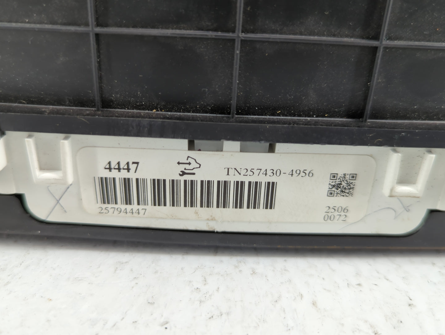 2007-2008 Cadillac Srx Instrument Cluster Speedometer Gauges P/N:25810140 25794447 Fits Fits 2007 2008 OEM Used Auto Parts -