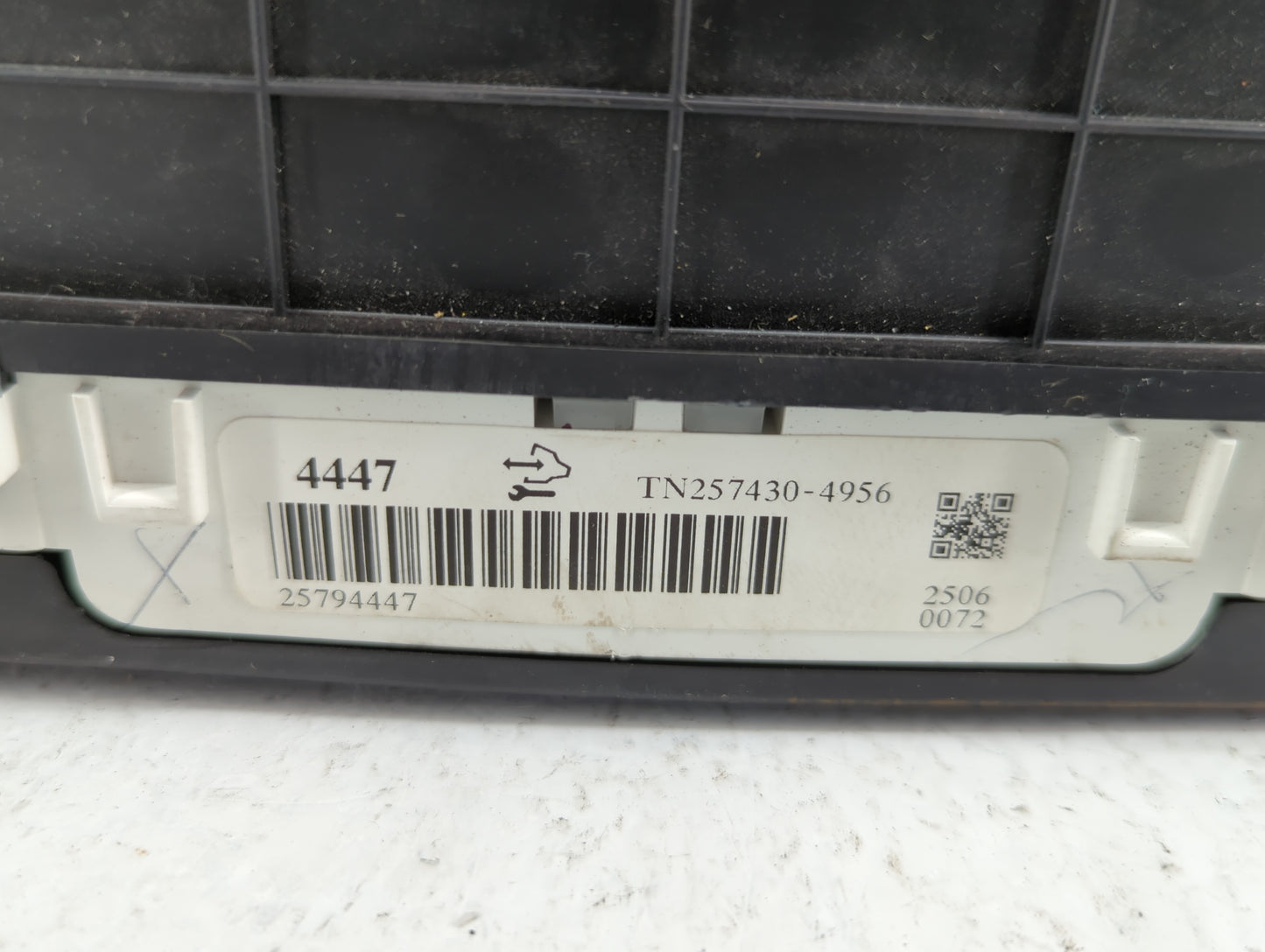 2007-2008 Cadillac Srx Instrument Cluster Speedometer Gauges P/N:25810140 25794447 Fits Fits 2007 2008 OEM Used Auto Parts -