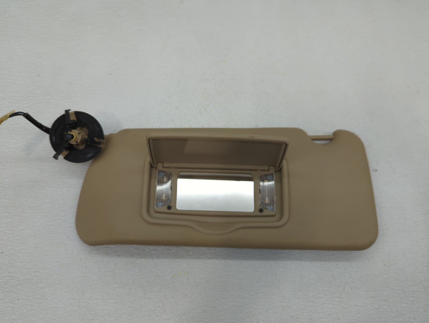 2007-2009 Cadillac Srx Sun Visor Shade Replacement Driver Left Mirror Fits Fits 2007 2008 2009 OEM Used Auto Parts - Oemused