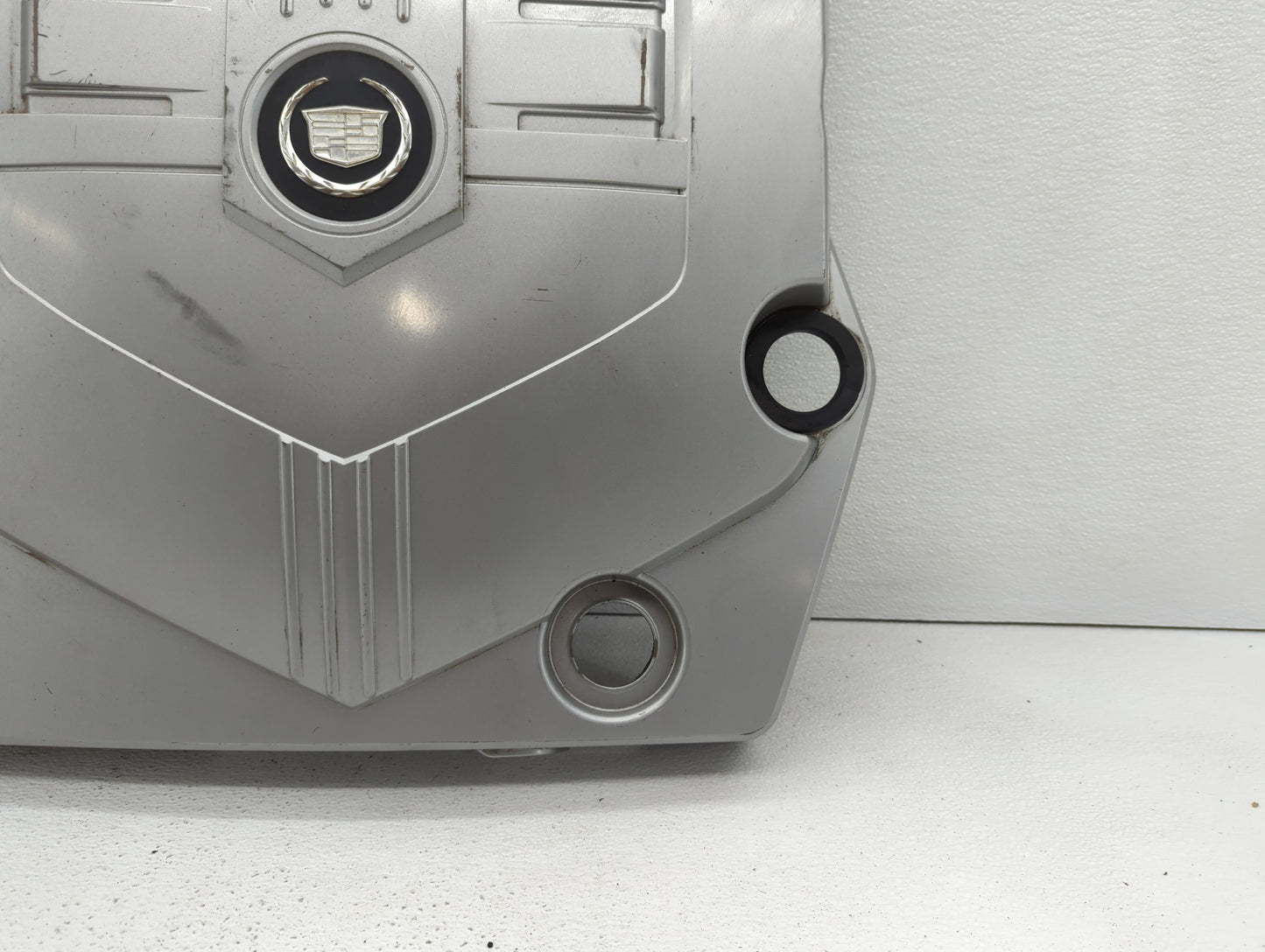 2007 Cadillac Srx Engine Cover - Oemusedautoparts1.com