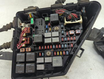 2005-2007 Cadillac Sts Fusebox Fuse Box Panel Relay Module P/N:15801186 Fits Fits 2005 2006 2007 OEM Used Auto Parts