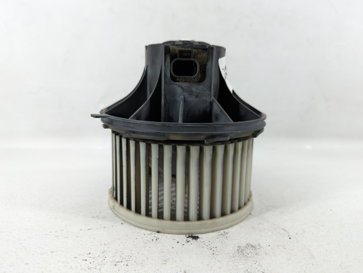 2003-2006 Chevrolet Avalanche 1500 Heater AC Blower Motor P/N:52408152 Fits OEM Used Auto Parts - Oemusedautoparts1.com