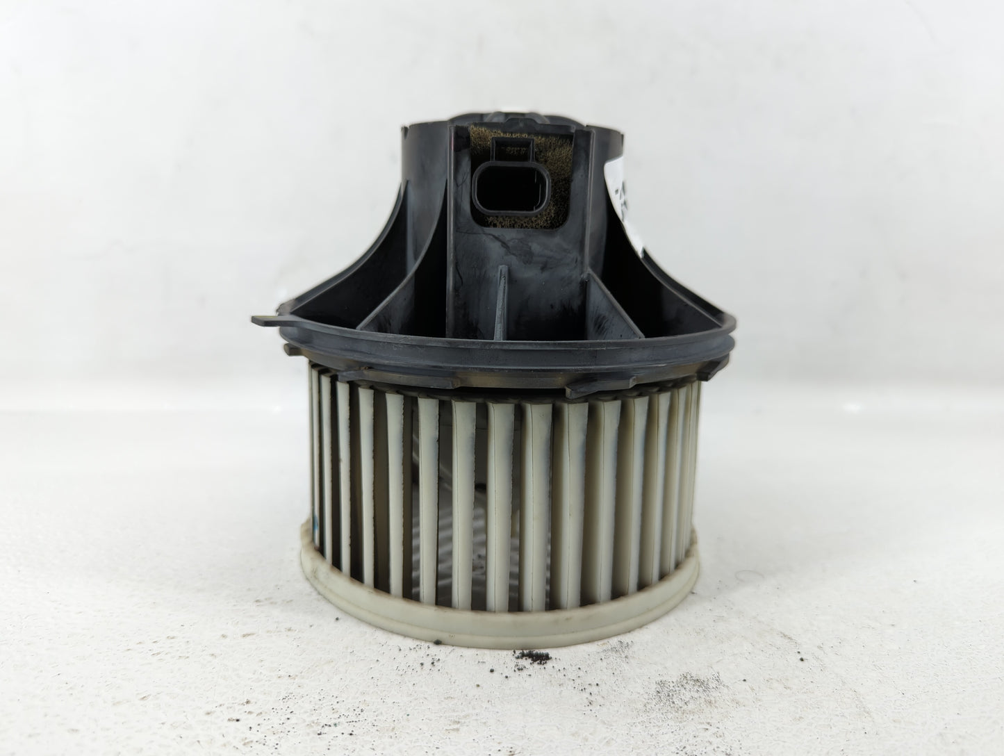 2003-2006 Chevrolet Avalanche 1500 Heater AC Blower Motor P/N:52408152 Fits OEM Used Auto Parts - Oemusedautoparts1.com