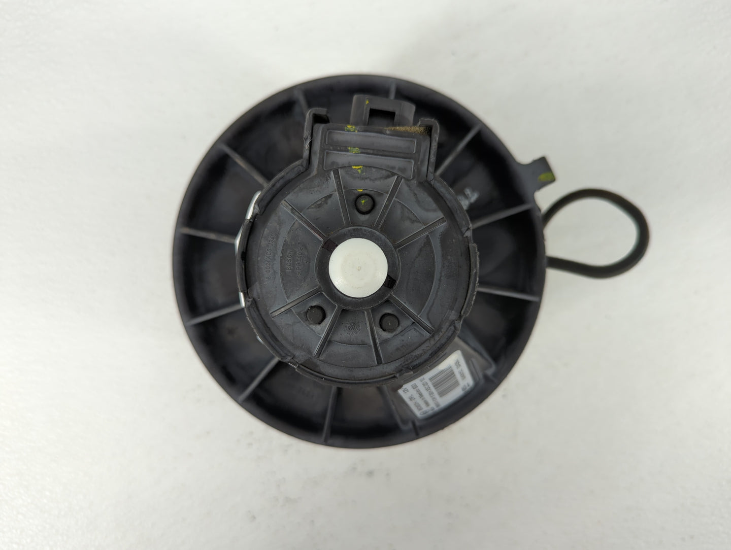 2003-2006 Chevrolet Avalanche 1500 Heater AC Blower Motor P/N:52408152 Fits OEM Used Auto Parts - Oemusedautoparts1.com