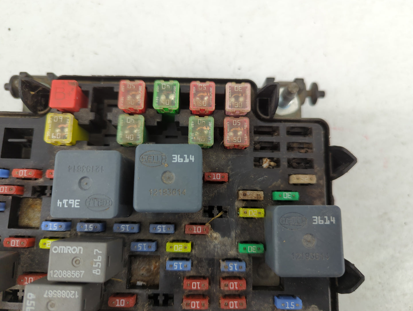 2007 Chevrolet Chevy Fusebox Fuse Box Panel Relay Module P/N:15177117-01 Fits OEM Used Auto Parts - Oemusedautoparts1.com