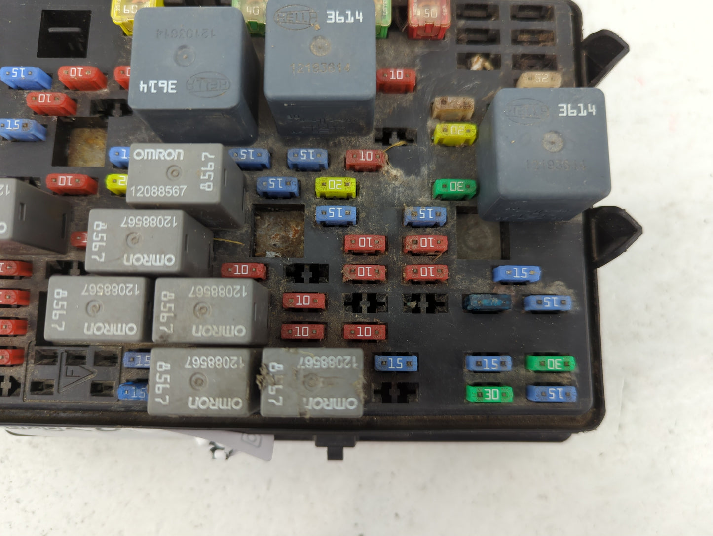 2007 Chevrolet Chevy Fusebox Fuse Box Panel Relay Module P/N:15177117-01 Fits OEM Used Auto Parts - Oemusedautoparts1.com