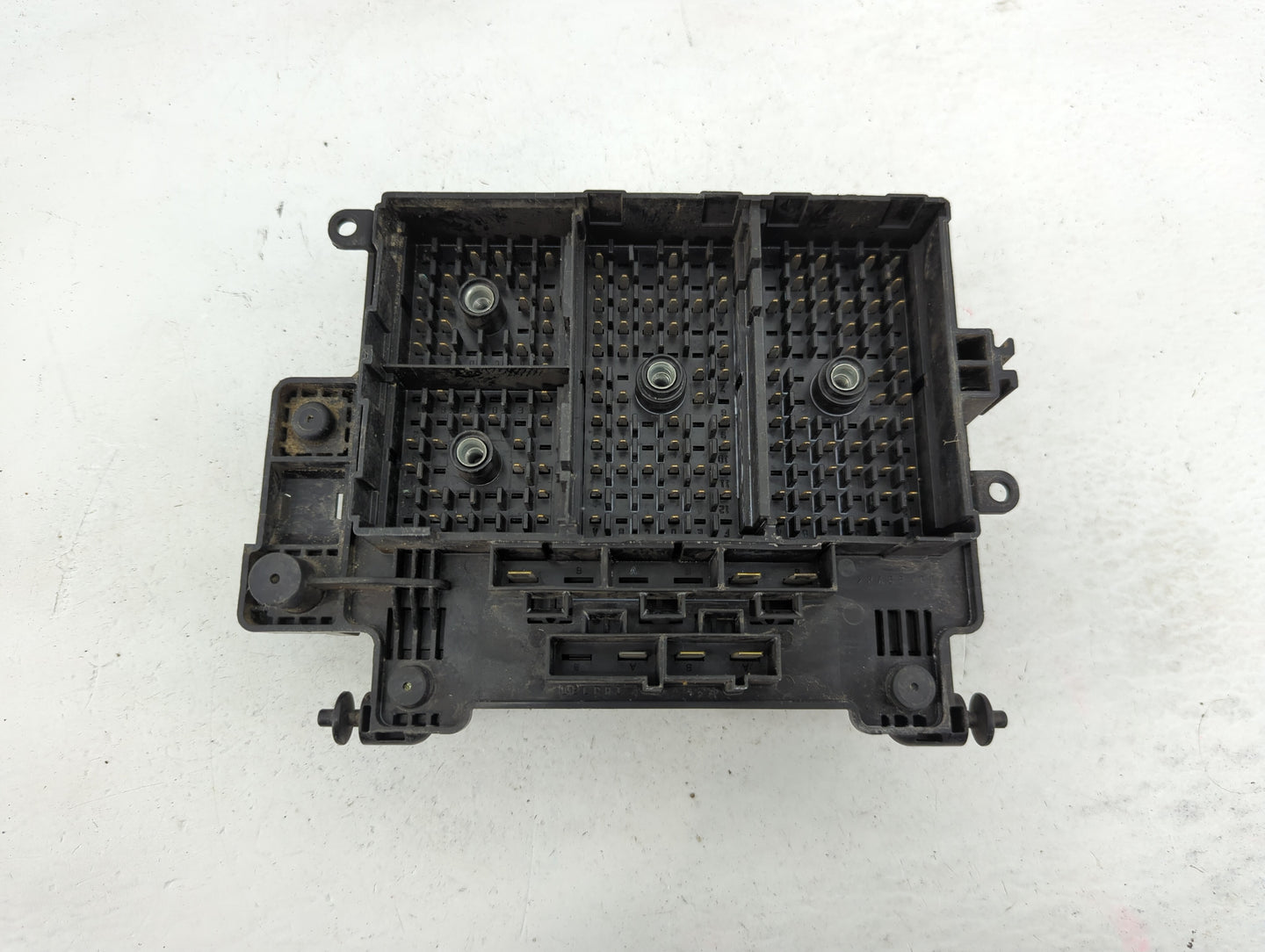 2007 Chevrolet Chevy Fusebox Fuse Box Panel Relay Module P/N:15177117-01 Fits OEM Used Auto Parts - Oemusedautoparts1.com