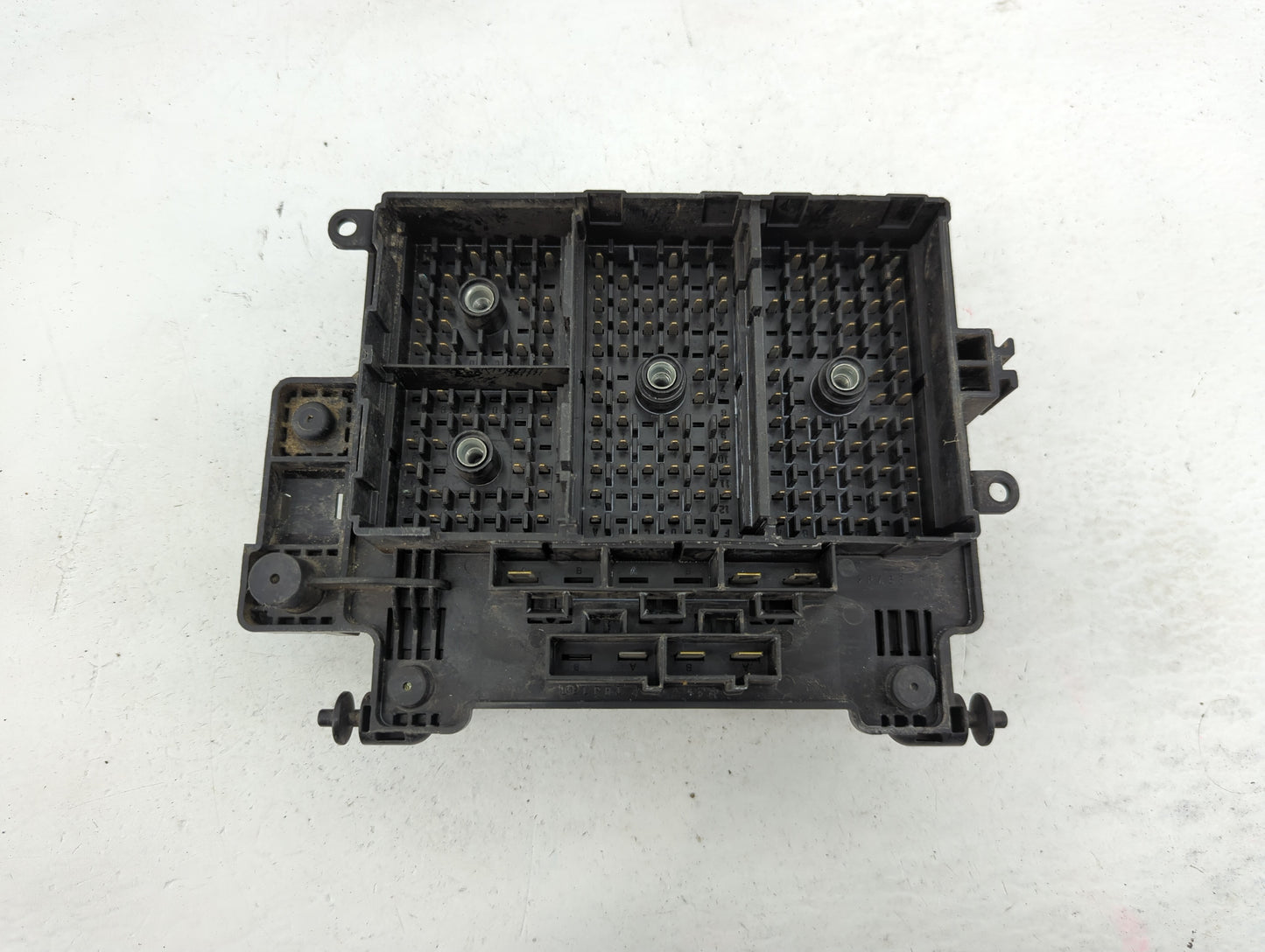 2007 Chevrolet Chevy Fusebox Fuse Box Panel Relay Module P/N:15177117-01 Fits OEM Used Auto Parts - Oemusedautoparts1.com