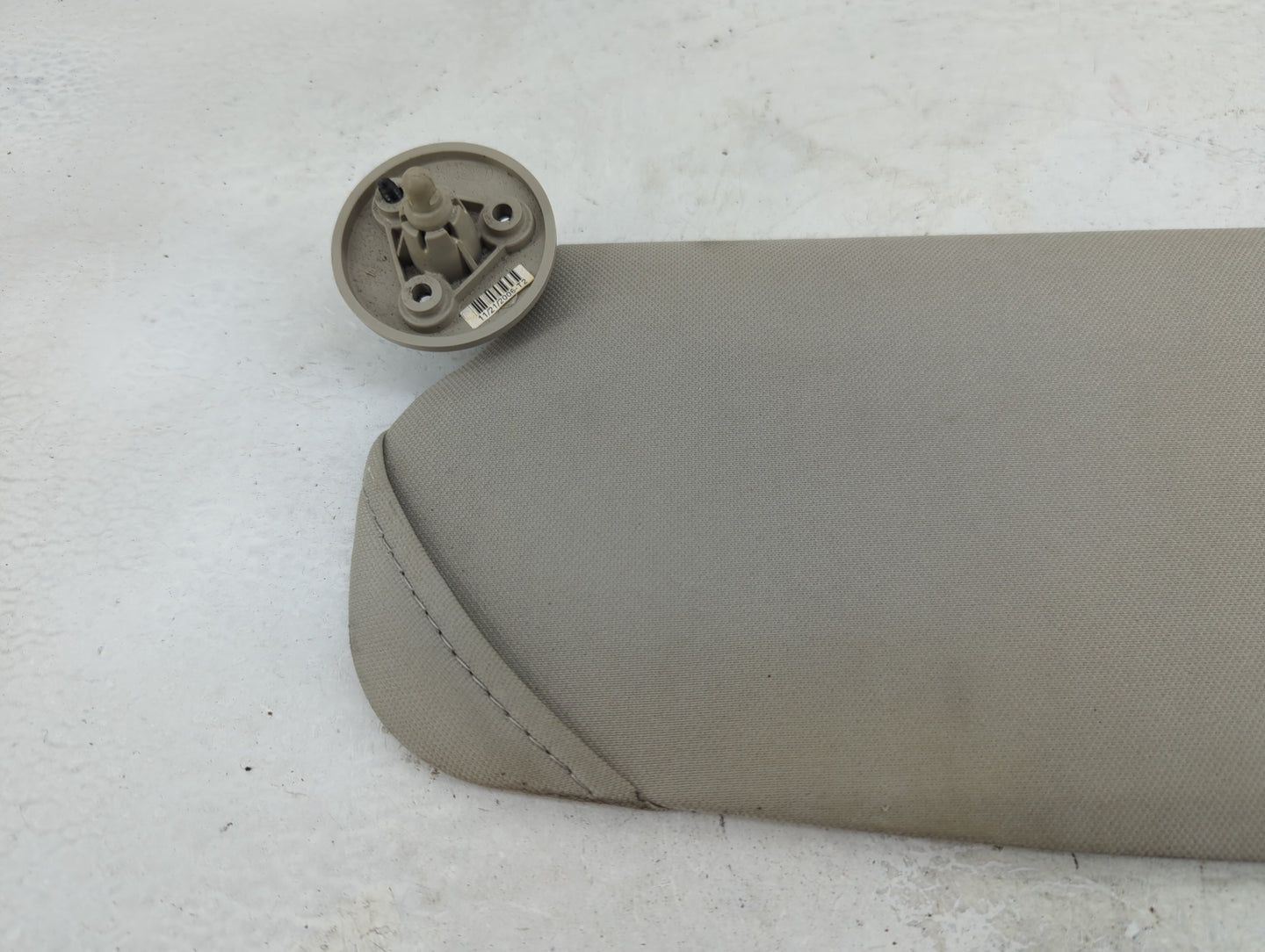 2005-2010 Chevrolet Cobalt Sun Visor Shade Replacement Driver Left Mirror Fits Fits 2005 2006 2007 2008 2009 2010 OEM Used A
