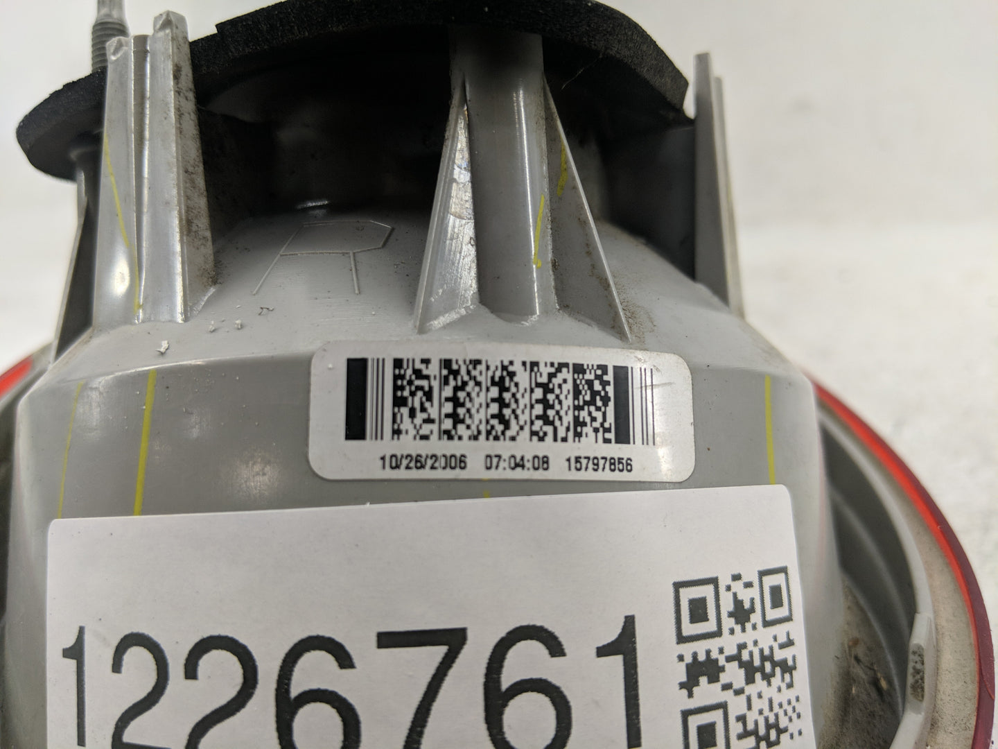2005-2010 Chevrolet Cobalt Tail Light Assembly Passenger Right OEM P/N:16532532 Fits Fits 2005 2006 2007 2008 2009 2010 OEM 