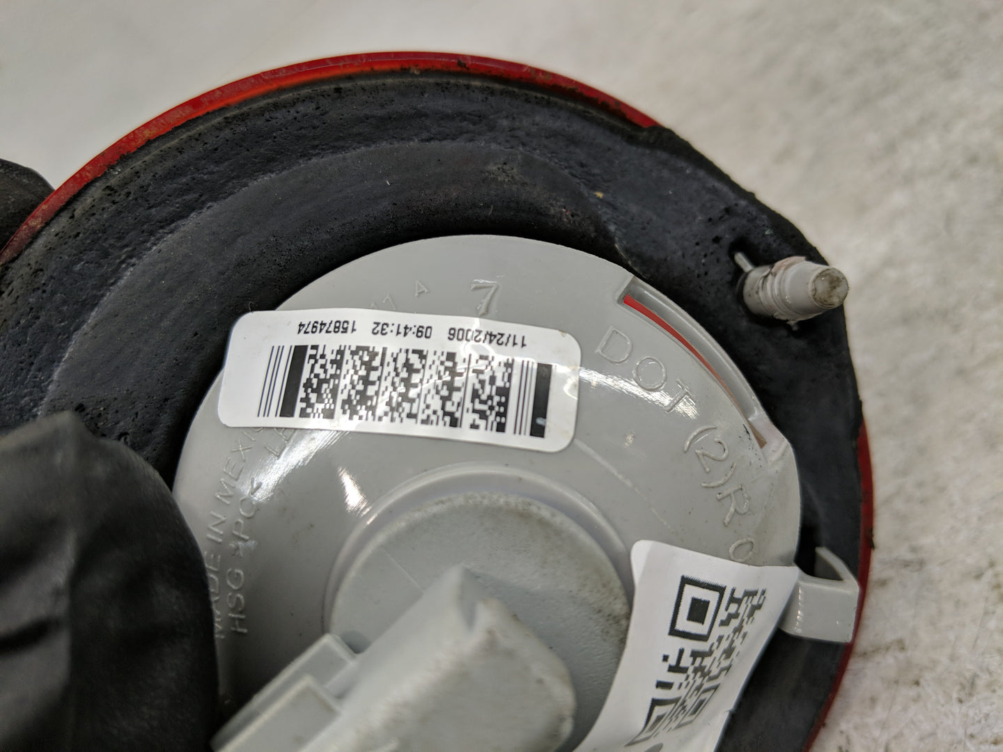 2005-2010 Chevrolet Cobalt Tail Light Assembly Driver Left OEM P/N:15874974 Fits Fits 2005 2006 2007 2008 2009 2010 OEM Used