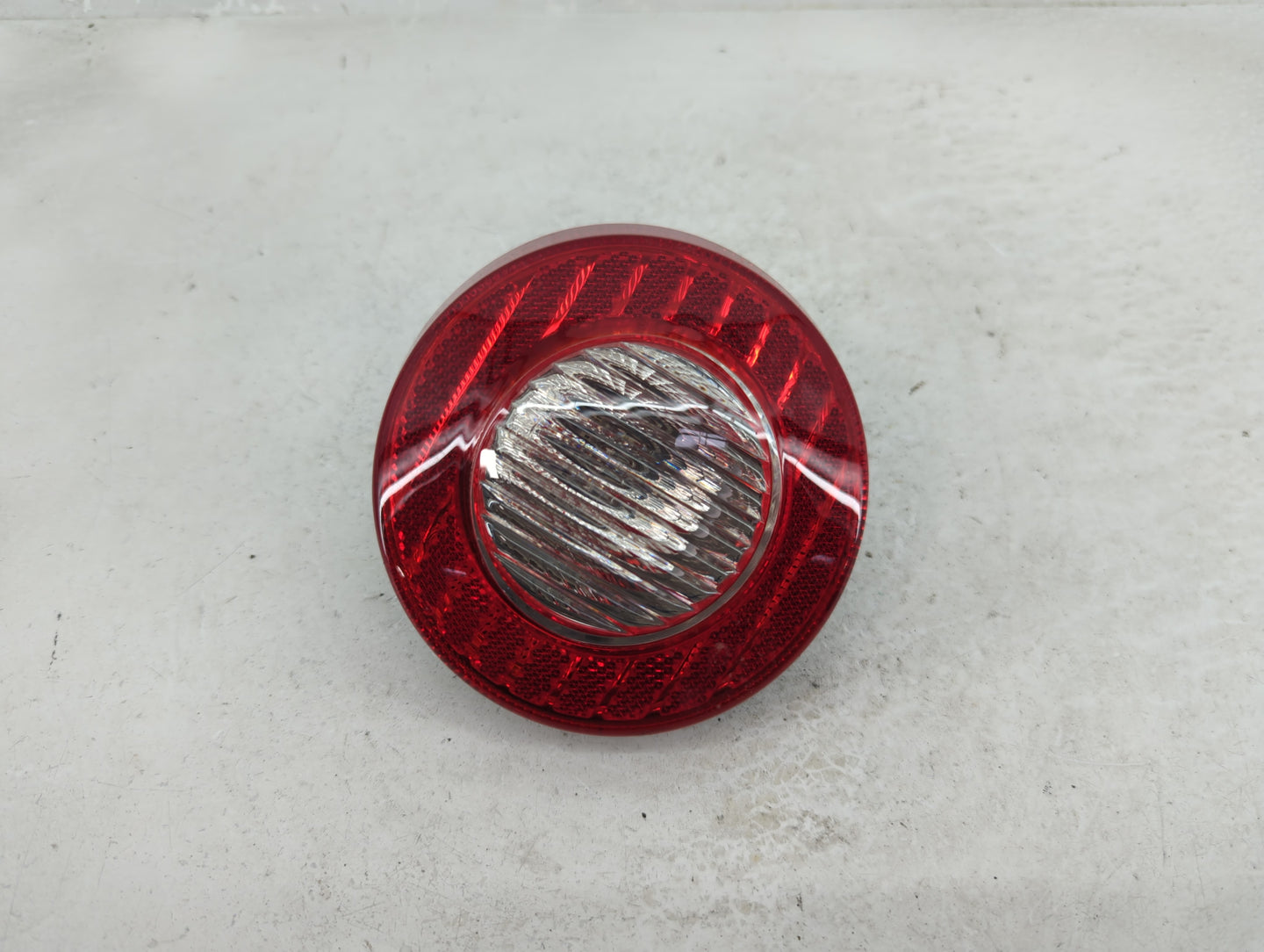 2005-2010 Chevrolet Cobalt Tail Light Assembly Passenger Right OEM P/N:157874975 Fits Fits 2005 2006 2007 2008 2009 2010 OEM