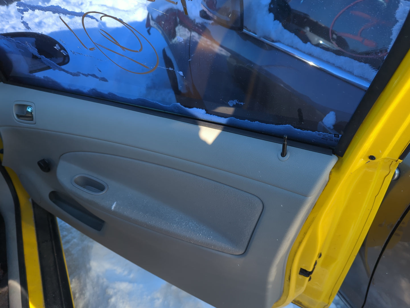2007 Chevrolet Cobalt Front Right Passenger Interior Door Panel Trim 1319542 - Oemusedautoparts1.com
