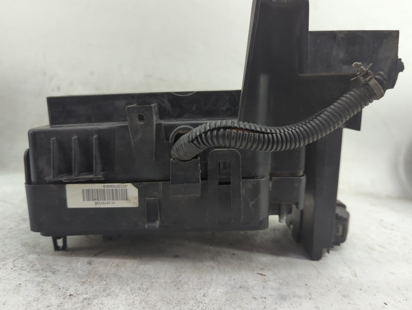 2007 Chevrolet Cobalt Fusebox Fuse Box Panel Relay Module P/N:25797235 JB723576BA0VR Fits OEM Used Auto Parts - Oemusedautop