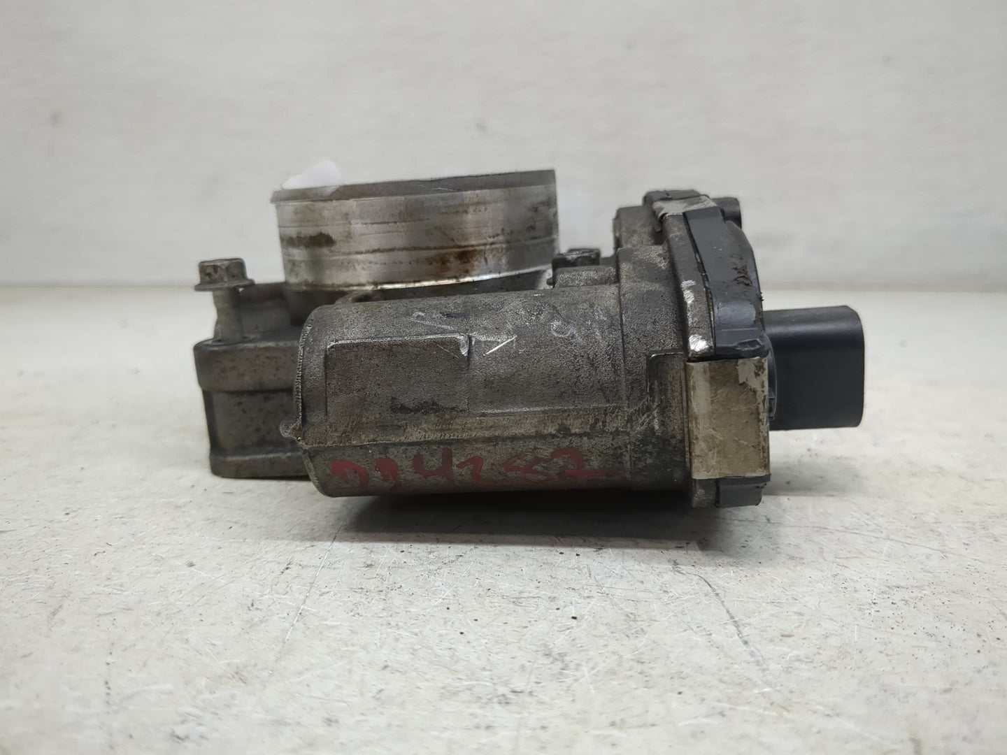 2007-2010 Chevrolet Cobalt Throttle Body P/N:96AA897B4790A Fits Fits 2007 2008 2009 2010 2011 OEM Used Auto Parts - Oemuseda