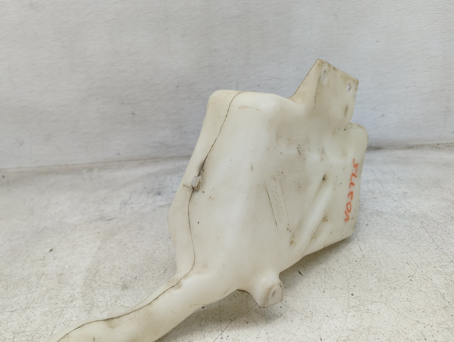 2005-2010 Chevrolet Cobalt Windshield Washer Fluid Reservoir Bottle 1482278 - Oemusedautoparts1.com