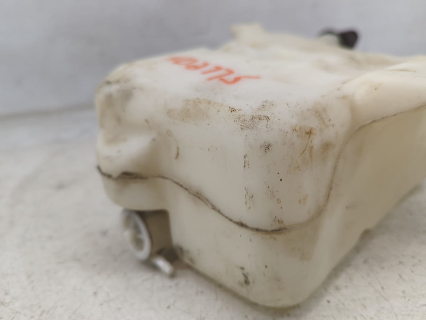 2005-2010 Chevrolet Cobalt Windshield Washer Fluid Reservoir Bottle 1482278 - Oemusedautoparts1.com