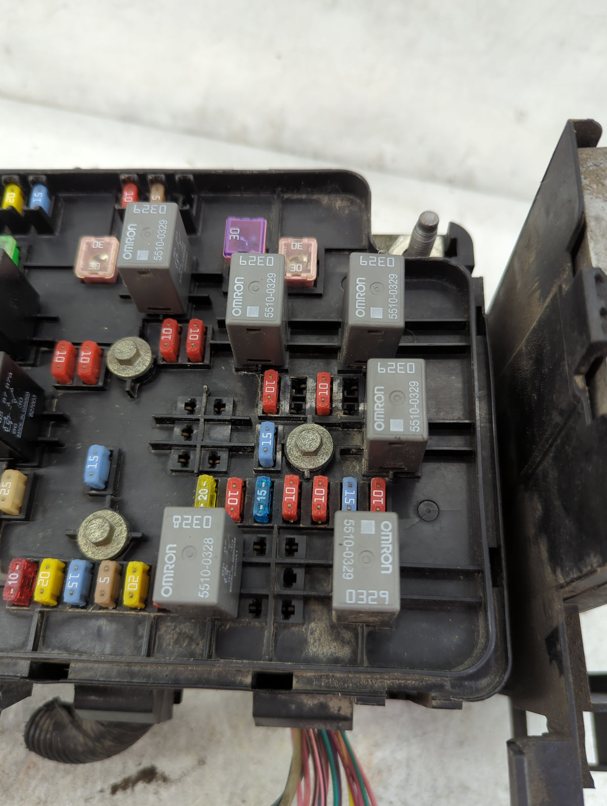 2007 Chevrolet Cobalt Fusebox Fuse Box Panel Relay Module P/N:25825000 JB500076CF0KE Fits OEM Used Auto Parts - Oemusedautop