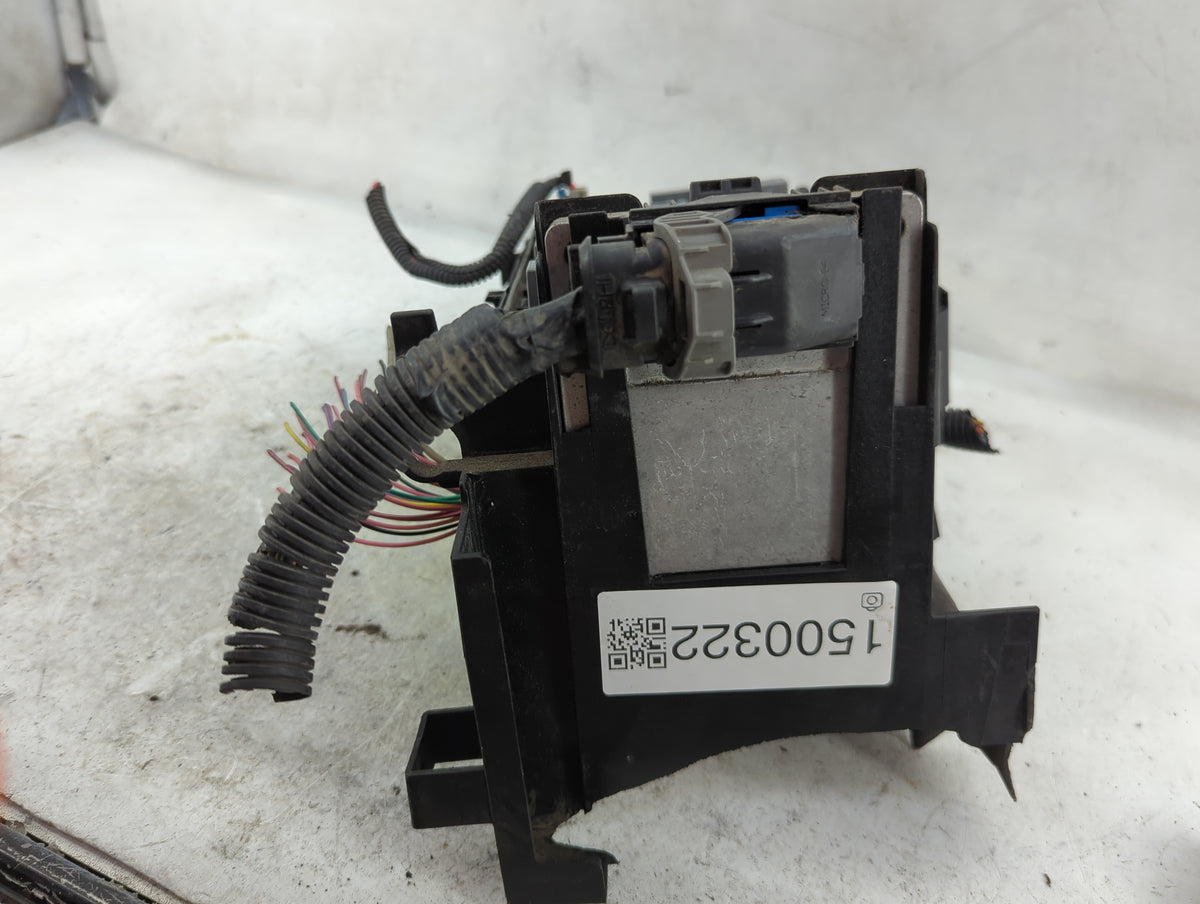 2007 Chevrolet Cobalt Fusebox Fuse Box Panel Relay Module P/N:25825000 JB500076CF0KE Fits OEM Used Auto Parts - Oemusedautop