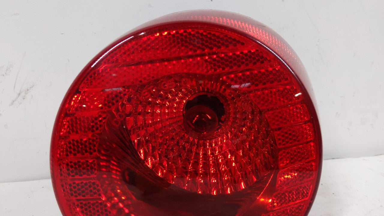2005-2010 Chevrolet Cobalt Tail Light Assembly Passenger Right OEM P/N:16532532 A 15271525 Fits Fits 2005 2006 2007 2008 200