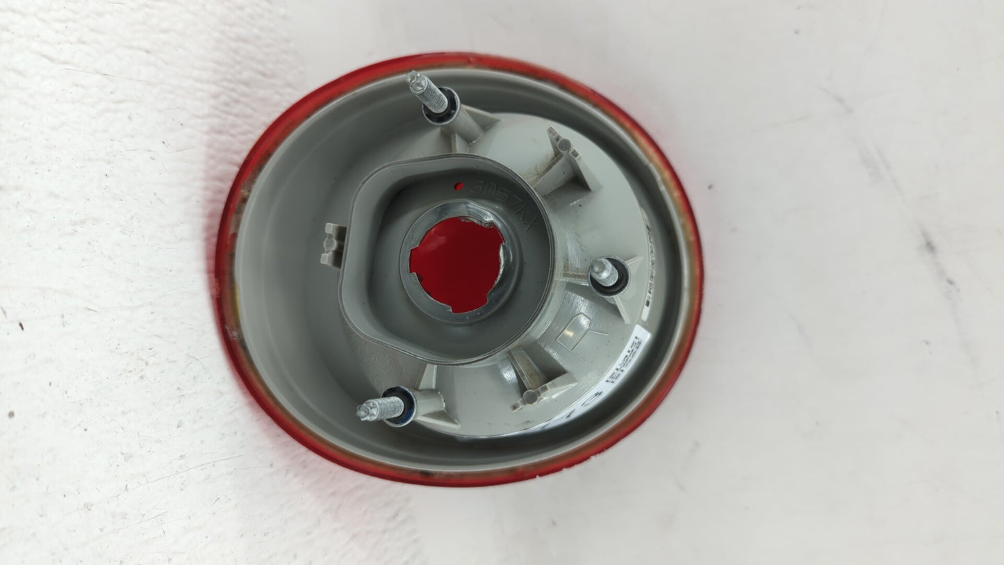 2005-2010 Chevrolet Cobalt Tail Light Assembly Passenger Right OEM P/N:16532532 A 15271525 Fits Fits 2005 2006 2007 2008 200