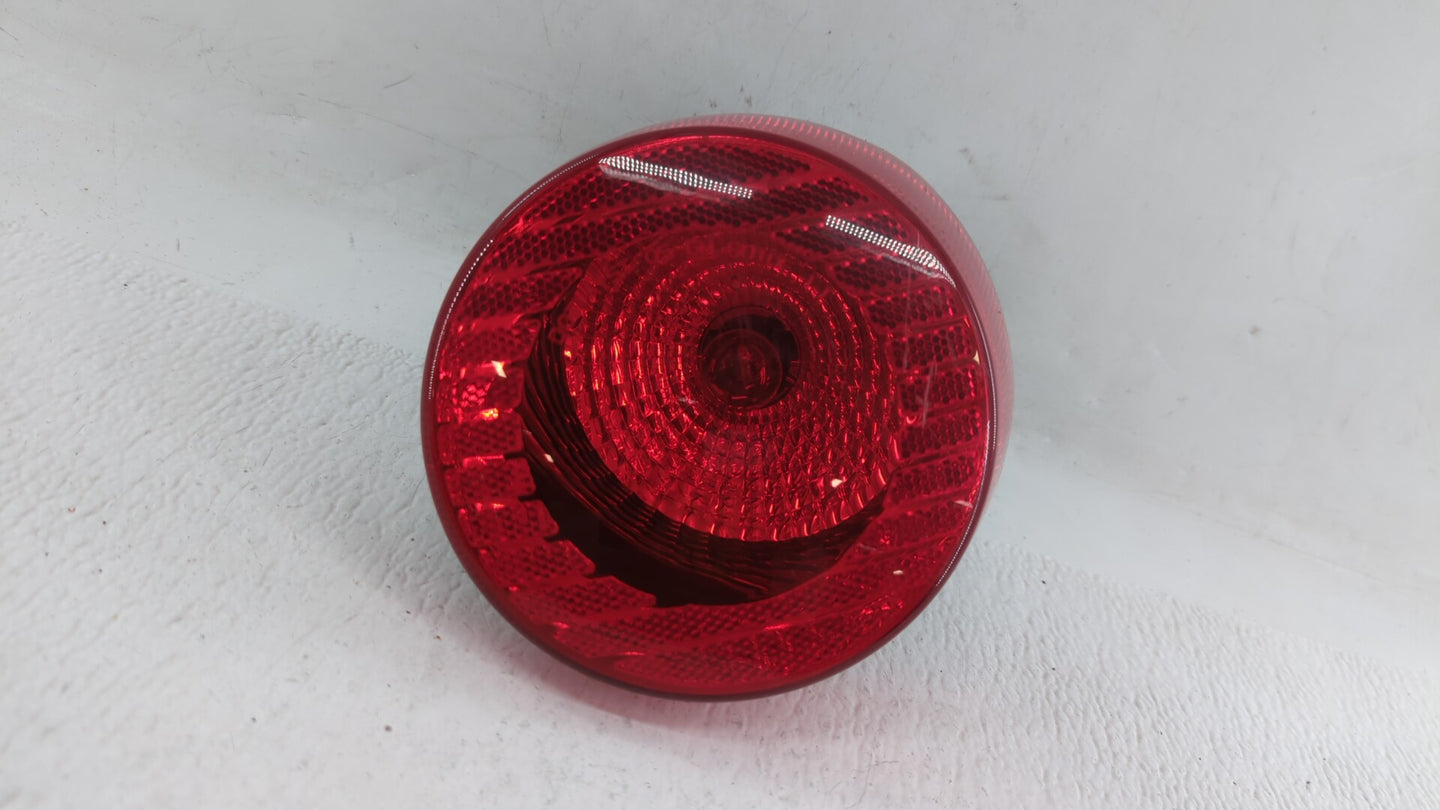 2005-2010 Chevrolet Cobalt Tail Light Assembly Passenger Right OEM P/N:15797856 16532532 A Fits Fits 2005 2006 2007 2008 200