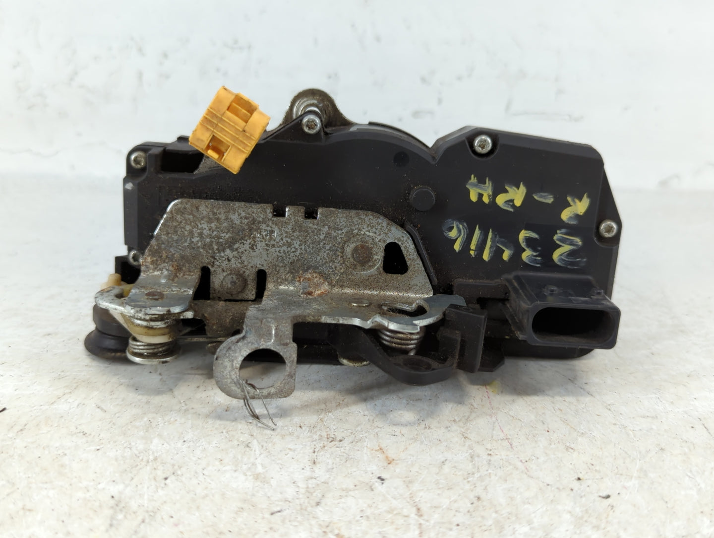 2007 Chevrolet Cobalt  Door Latch - Oemusedautoparts1.com