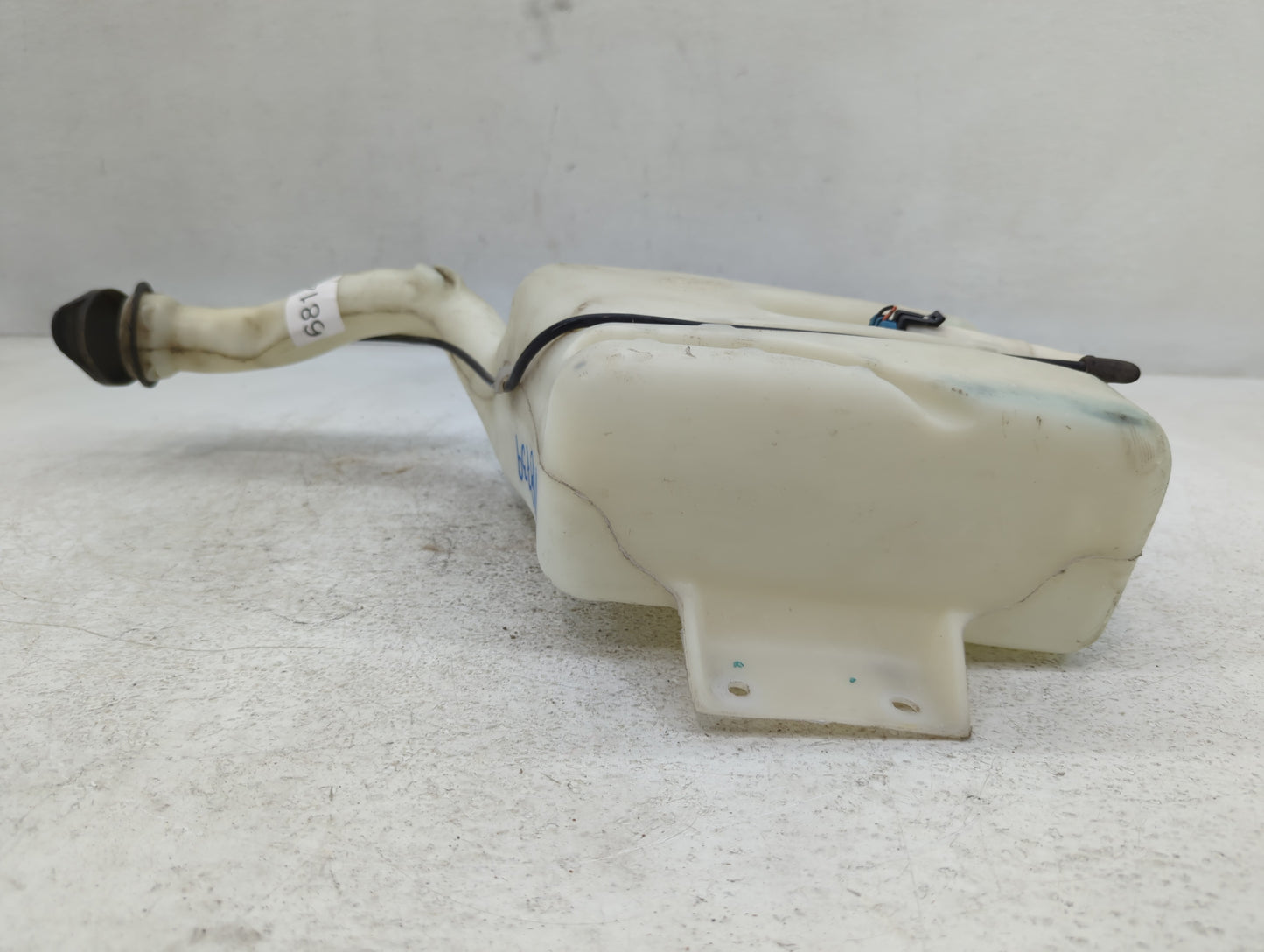 2005-2010 Chevrolet Cobalt Windshield Washer Fluid Reservoir Bottle Oem - Oemusedautoparts1.com