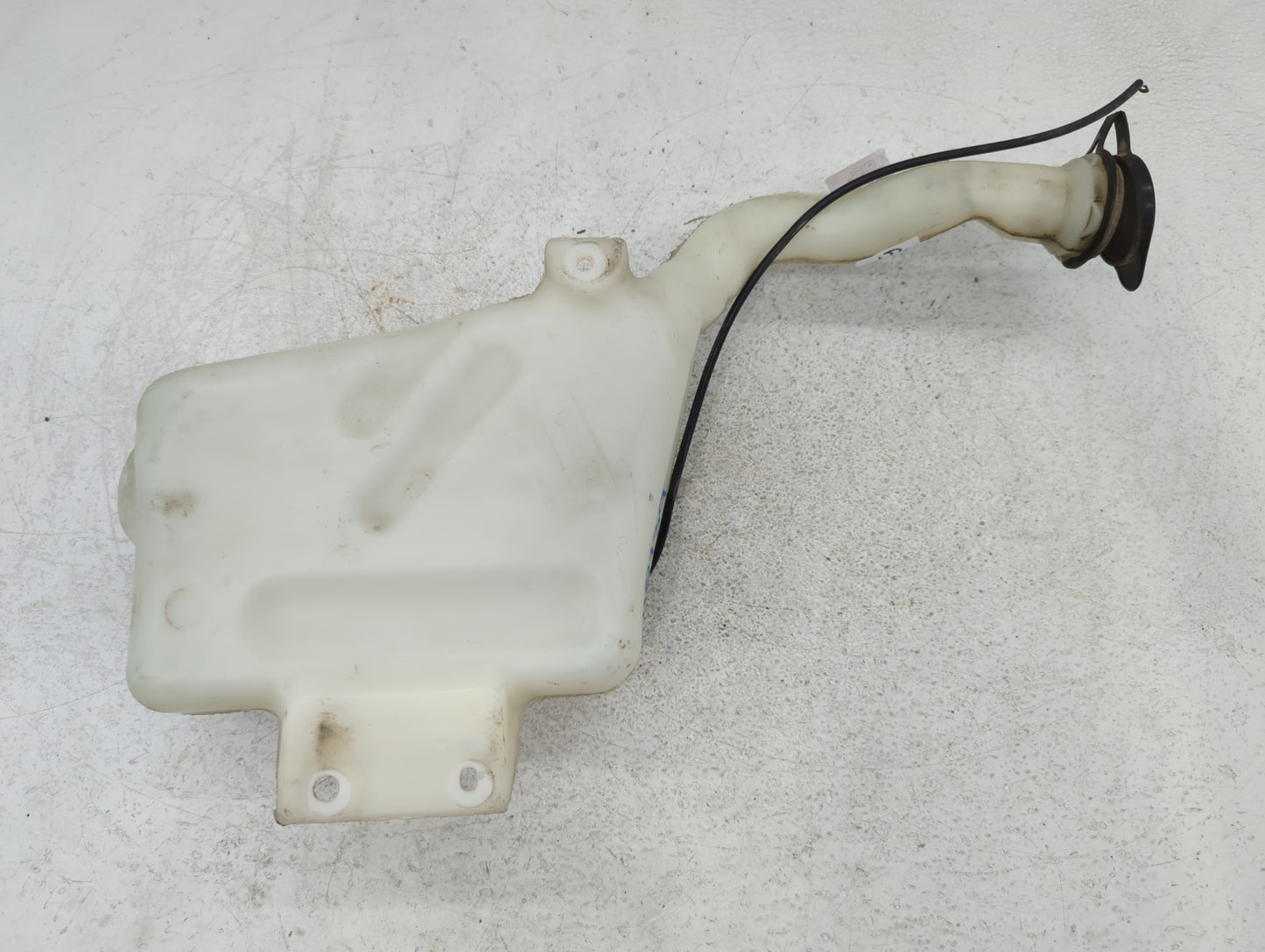 2005-2010 Chevrolet Cobalt Windshield Washer Fluid Reservoir Bottle Oem - Oemusedautoparts1.com