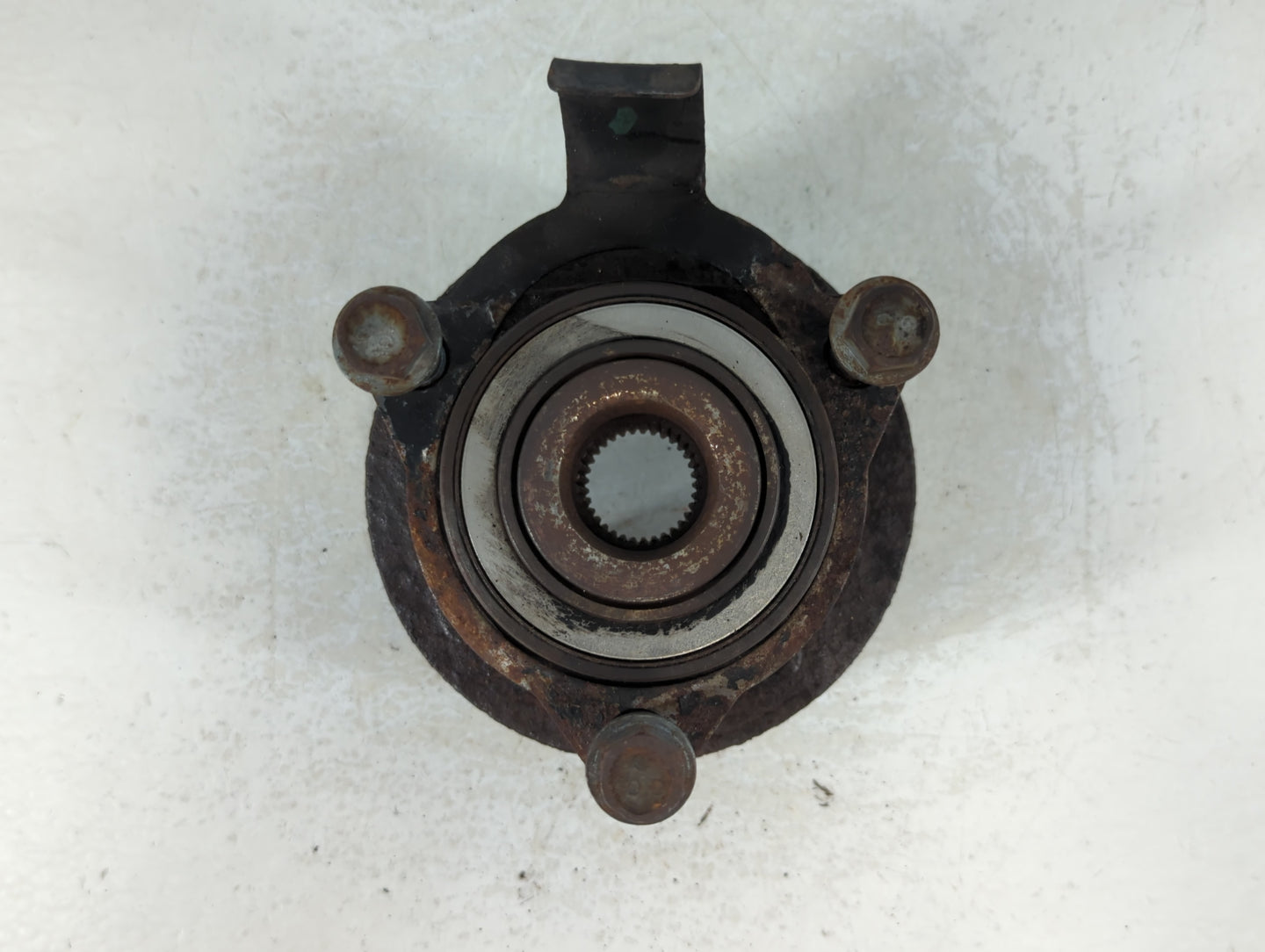2007 Chevrolet Cobalt Driver Front Wheel Hub Oem - Oemusedautoparts1.com