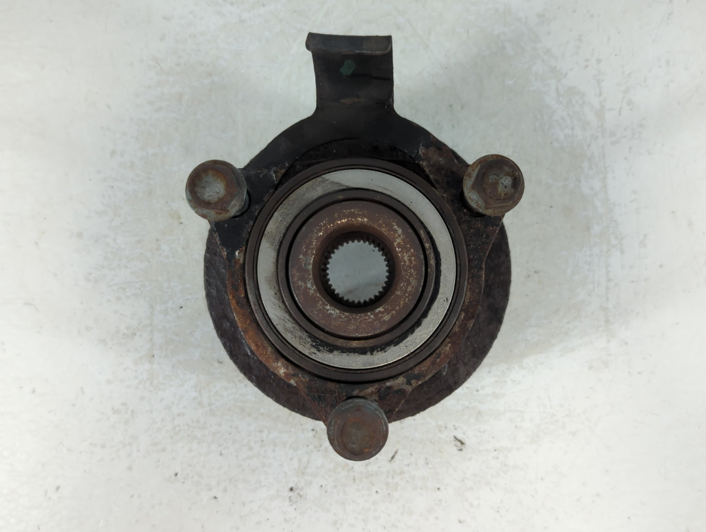 2007 Chevrolet Cobalt Driver Front Wheel Hub Oem - Oemusedautoparts1.com