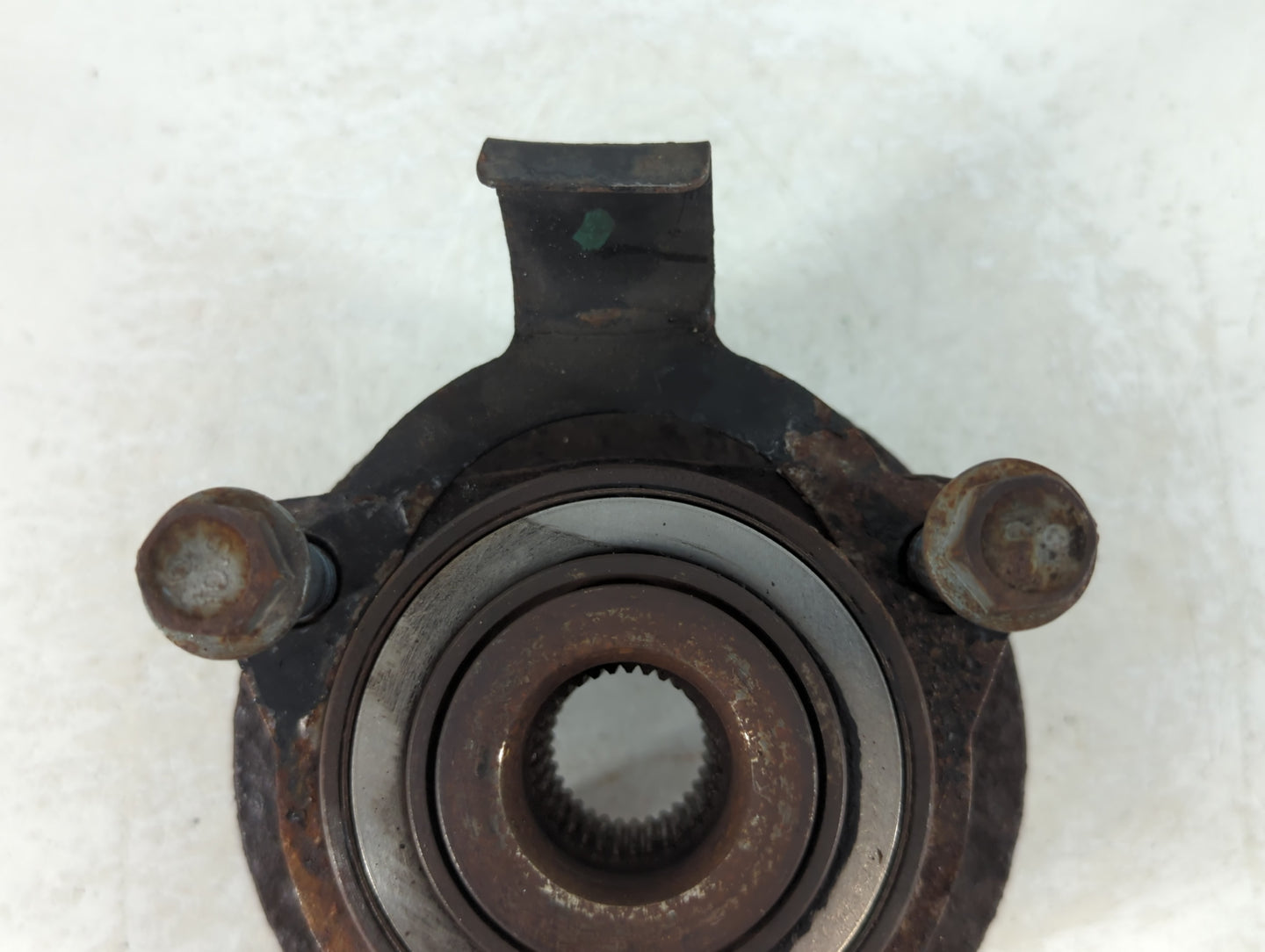 2007 Chevrolet Cobalt Driver Front Wheel Hub Oem - Oemusedautoparts1.com