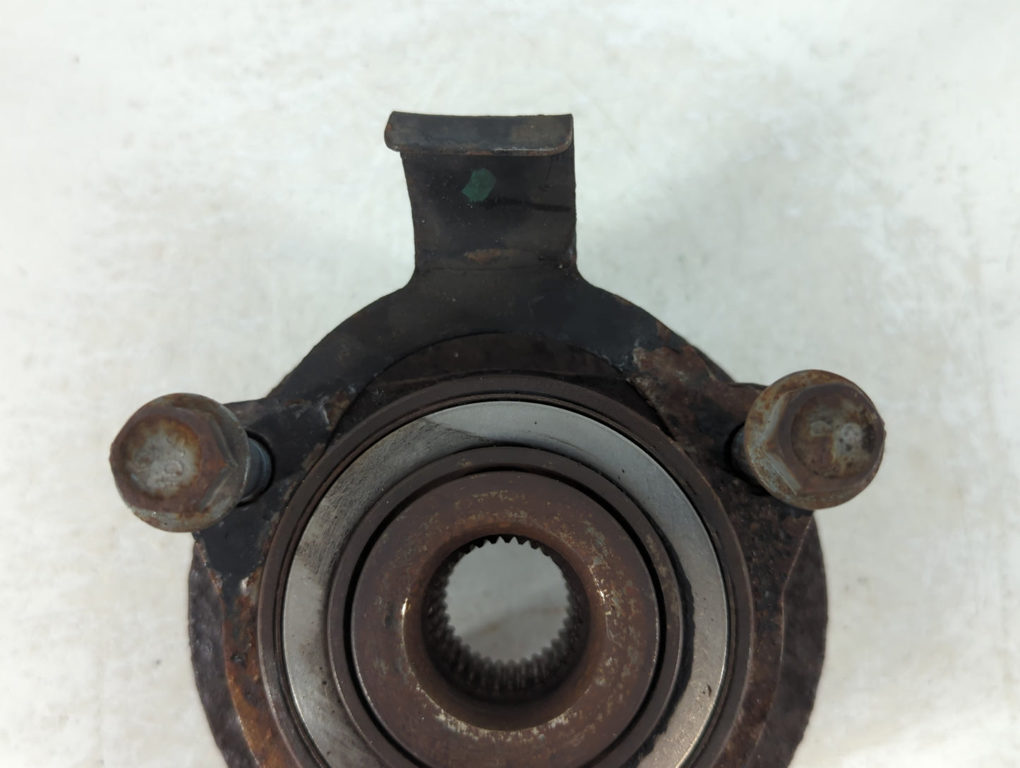 2007 Chevrolet Cobalt Driver Front Wheel Hub Oem - Oemusedautoparts1.com