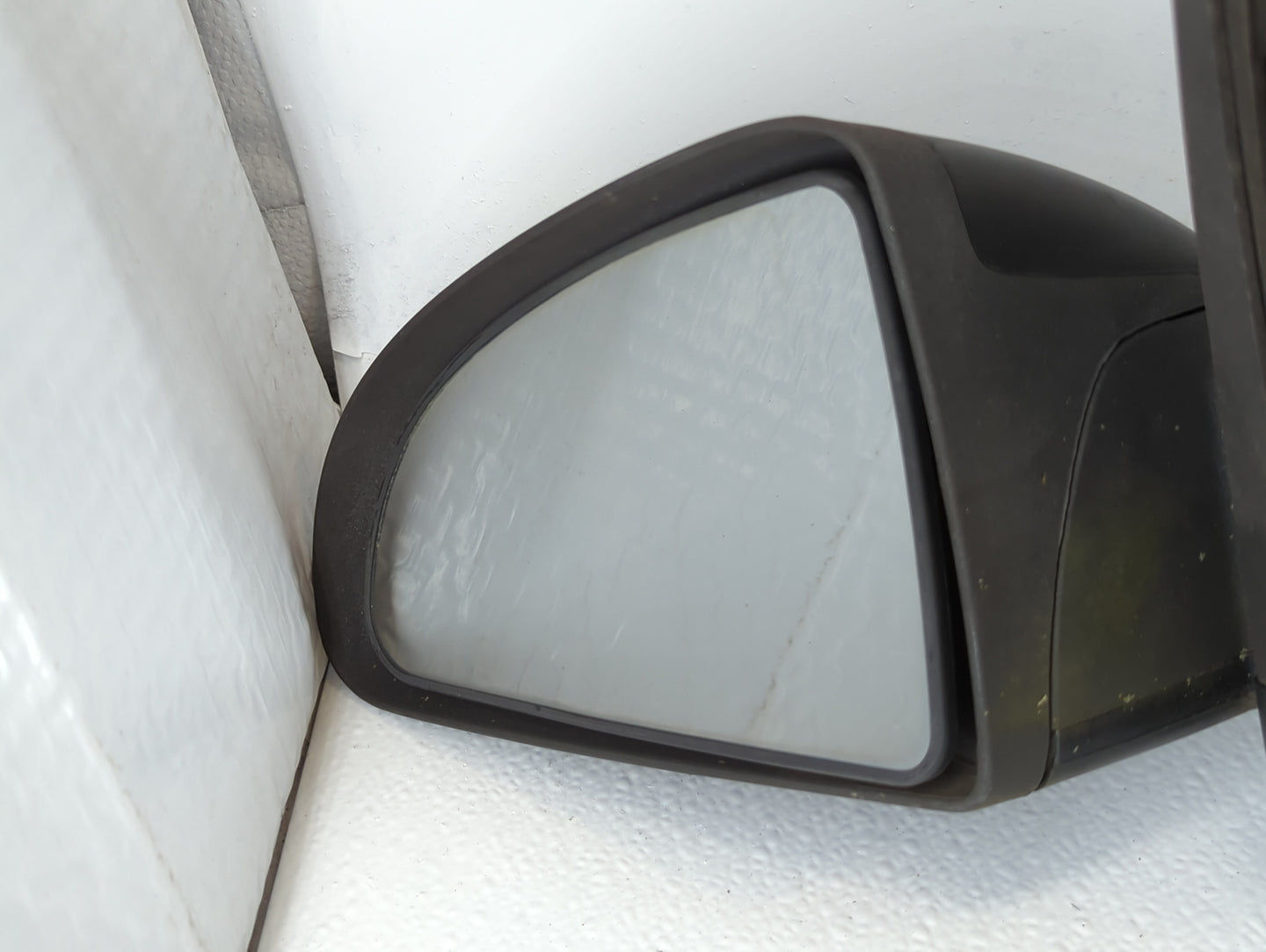 2005-2010 Chevrolet Cobalt Driver Side View Mirror - Left Door Mirror OEM Used - Oemusedautoparts1.com