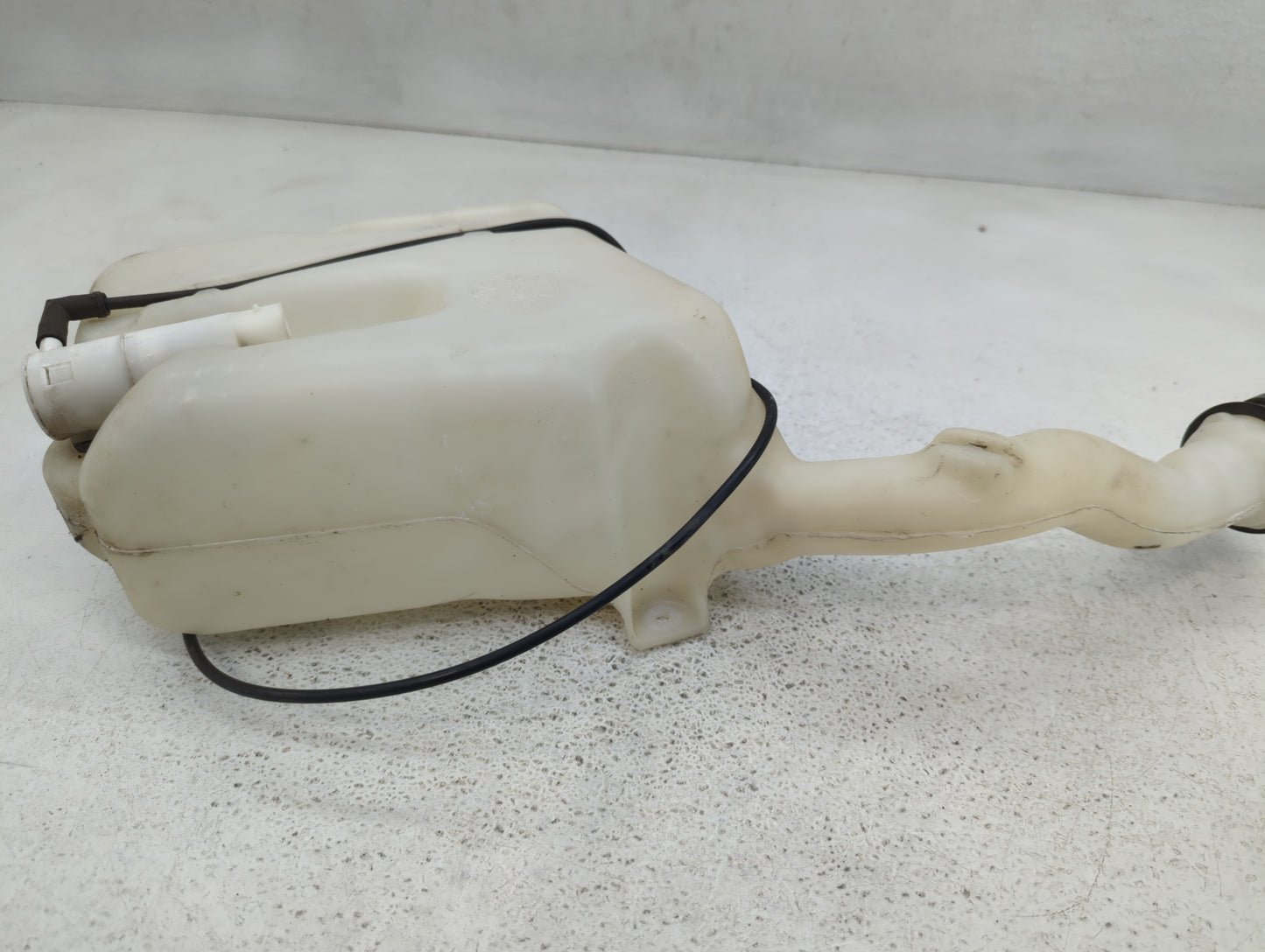 2005 Chevrolet Cobalt Radiator Coolant Overflow Expansion Tank Bottle 702785 - Oemusedautoparts1.com