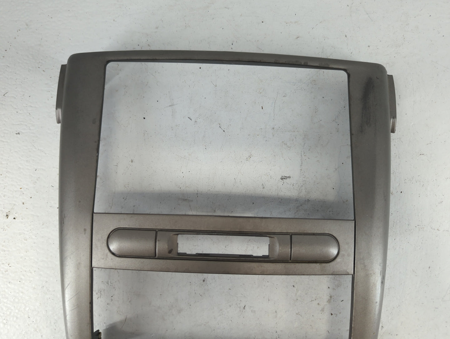 2007 Chevrolet Cobalt Radio Climate Panel Bezel - Oemusedautoparts1.com