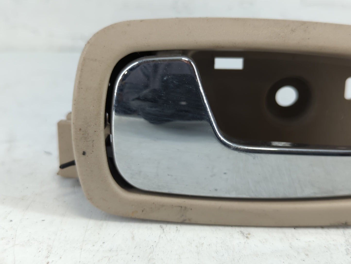 2007 Chevrolet Cobalt Passenger Side Front Inside Door Handle Oem - Oemusedautoparts1.com