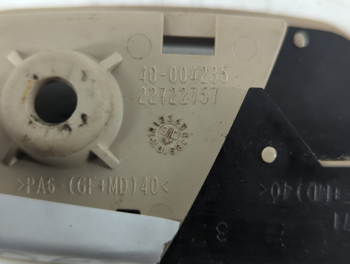 2007 Chevrolet Cobalt Passenger Side Front Inside Door Handle Oem - Oemusedautoparts1.com