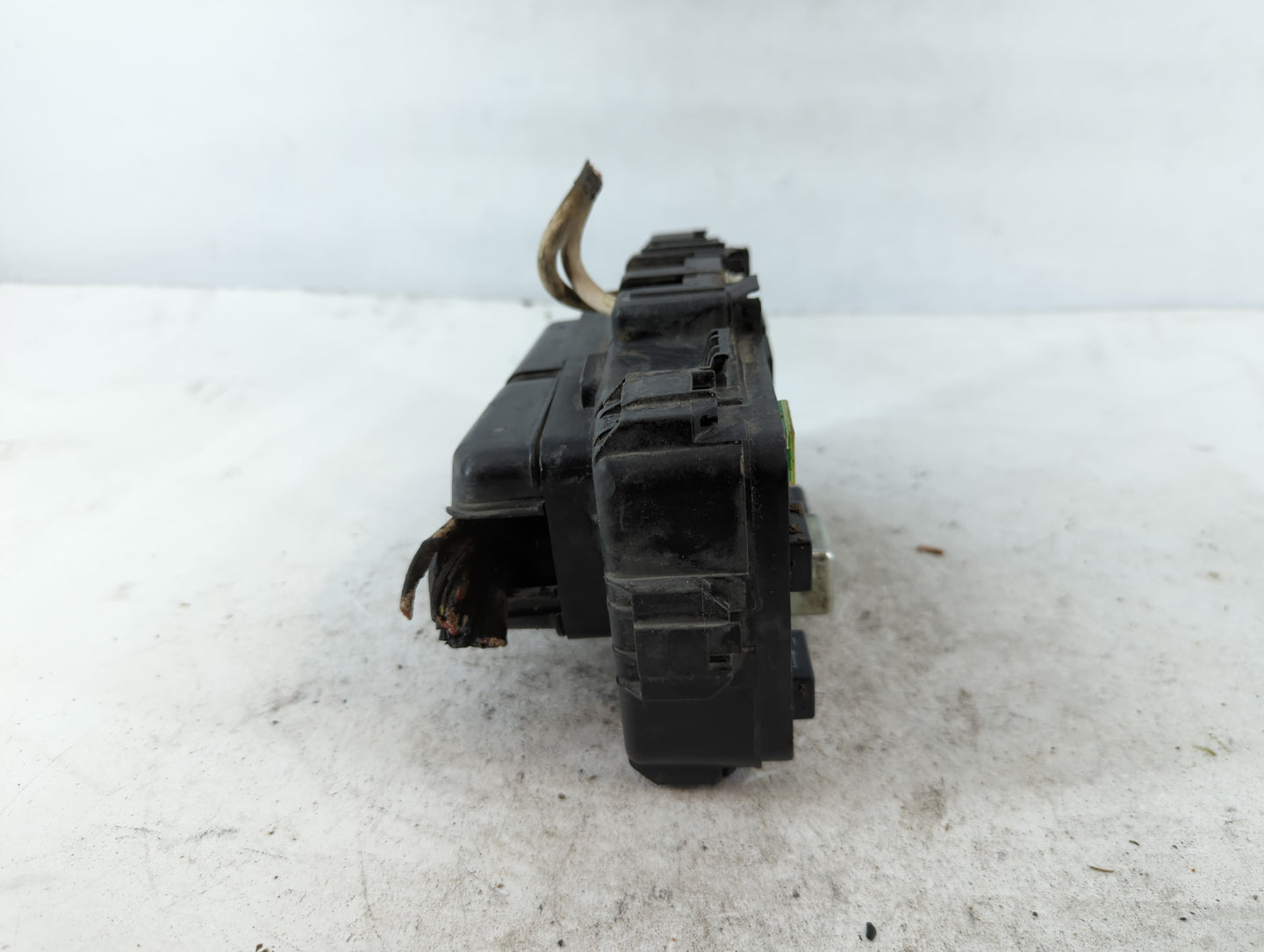 2007 Chevrolet Cobalt Fusebox Fuse Box Panel Relay Module P/N:2054A31B Fits OEM Used Auto Parts - Oemusedautoparts1.com